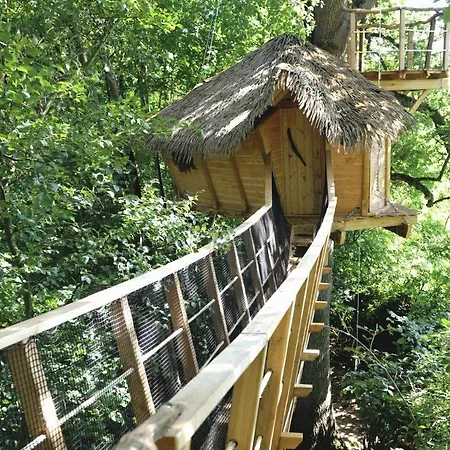 Holiday home Domaine De Fontaine Chatel Saint-Germain-des-Essourts